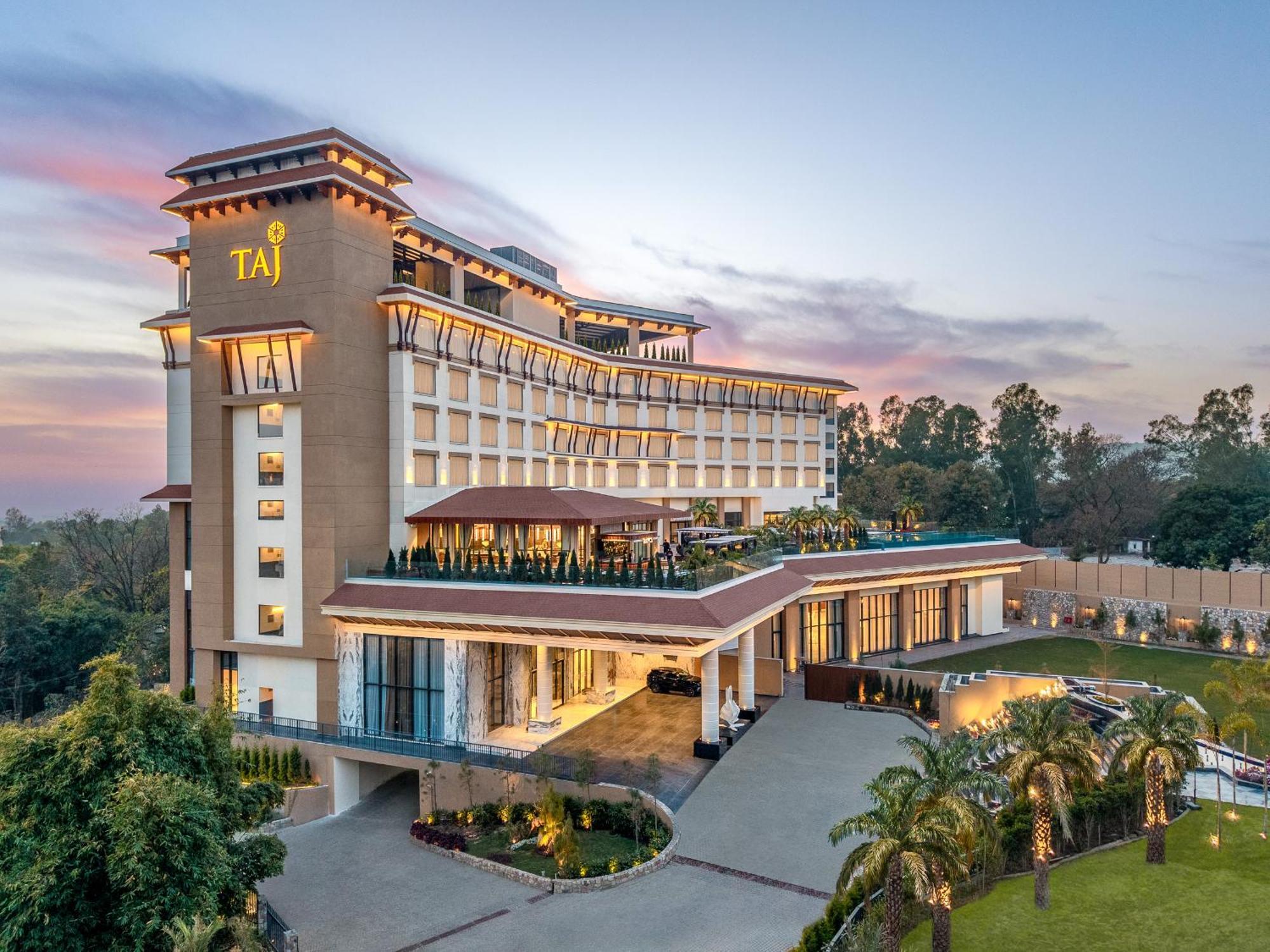 Taj Mussoorie Foothills, Dehradun Hotel Екстериор снимка