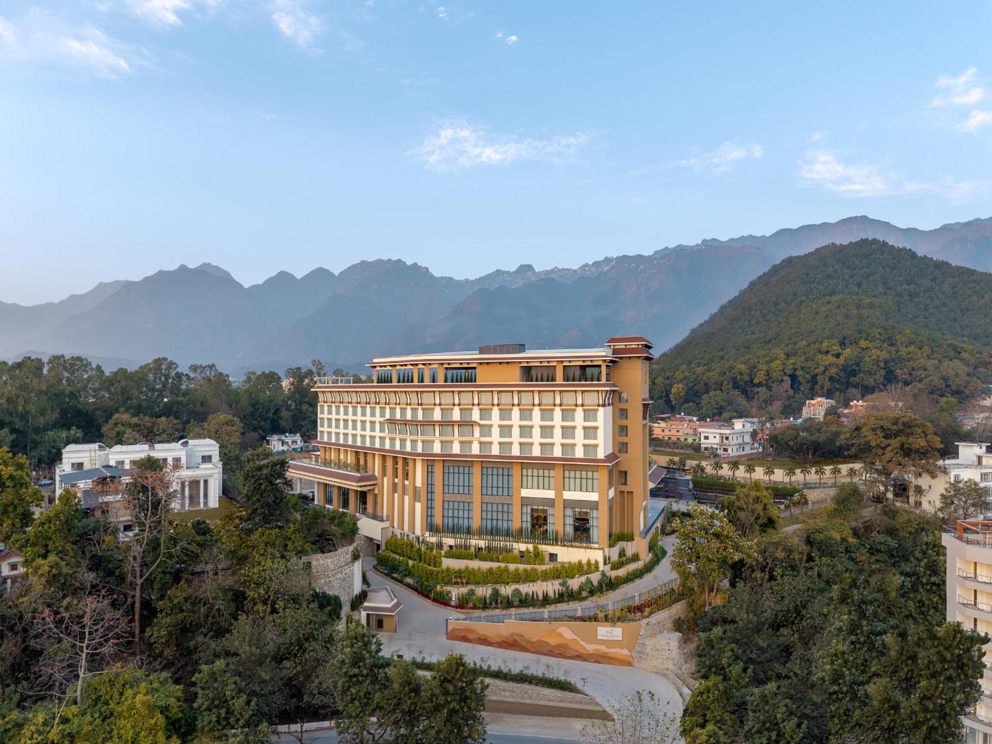 Taj Mussoorie Foothills, Dehradun Hotel Екстериор снимка