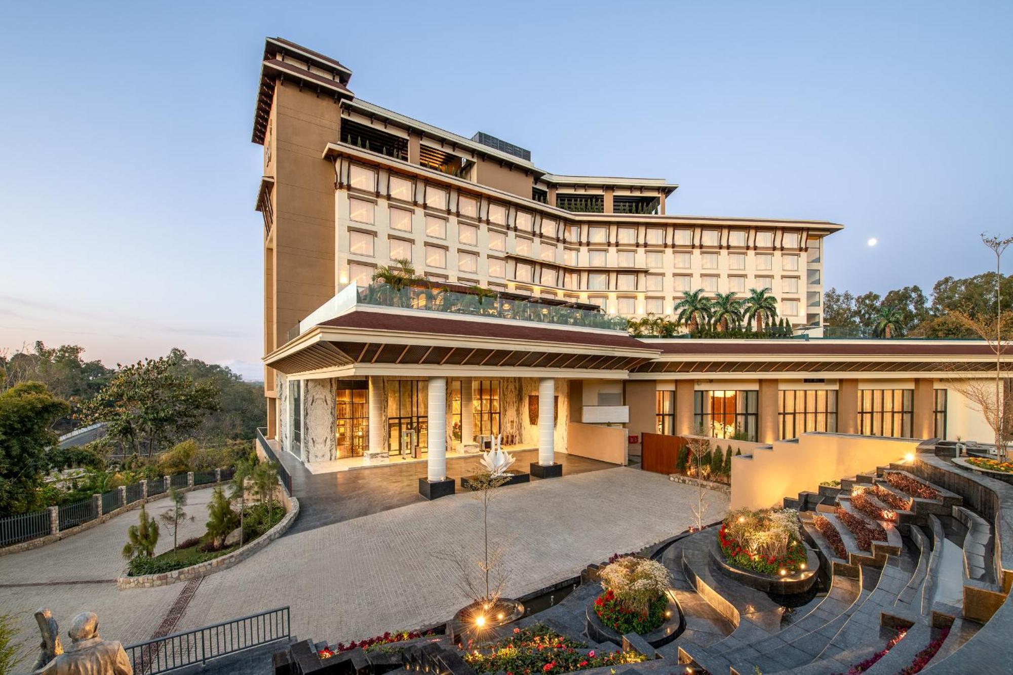 Taj Mussoorie Foothills, Dehradun Hotel Екстериор снимка