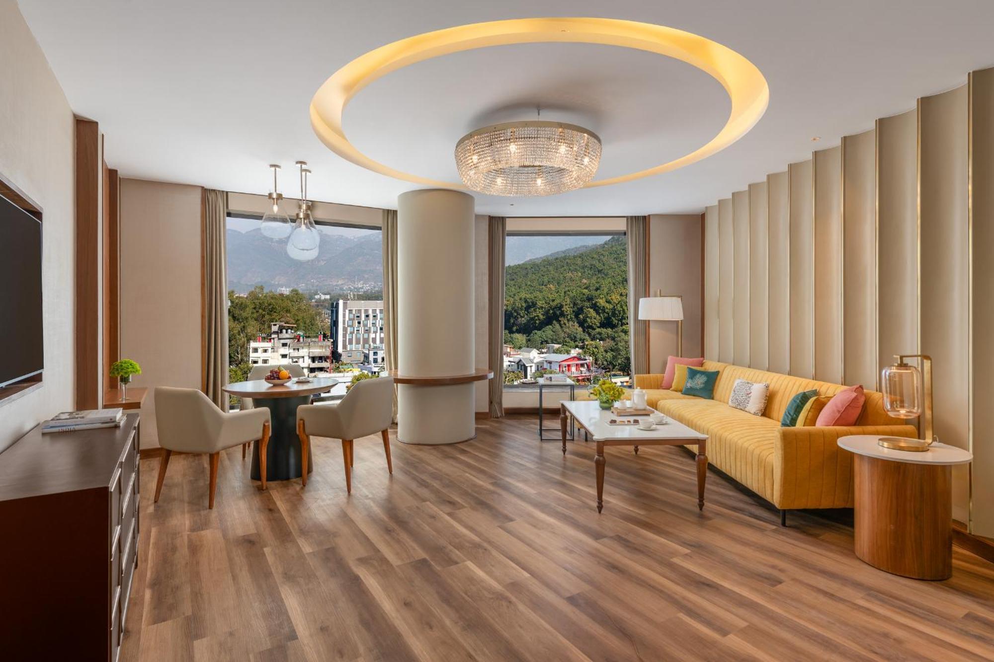 Taj Mussoorie Foothills, Dehradun Hotel Екстериор снимка